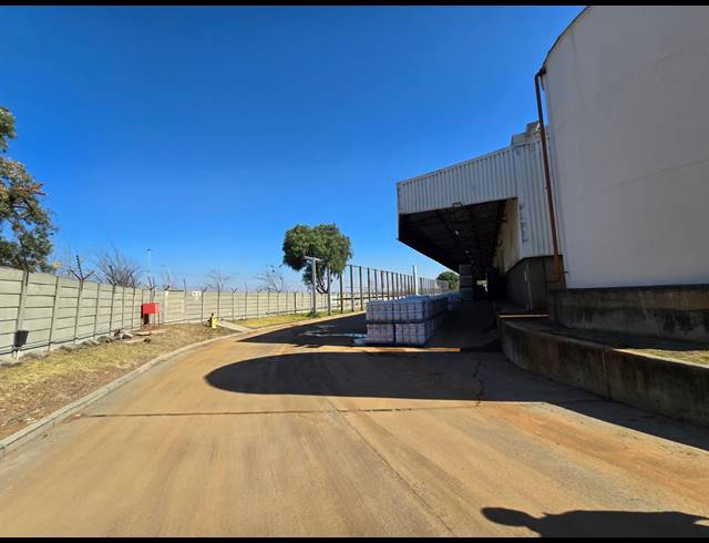 12,000M² WAREHOUSE TO LET IN DENVER